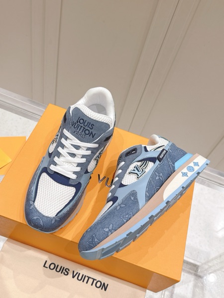 Men's Louis Vuitton Run Way Sneakers-813